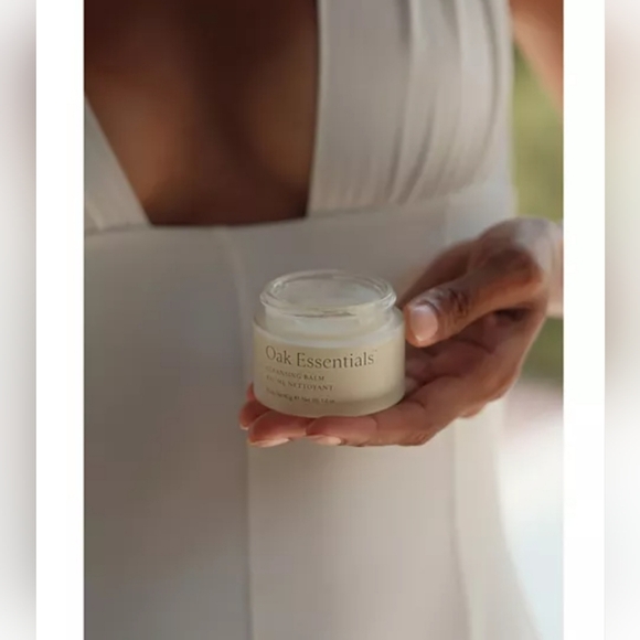 Oak Essentials-Cleansing Balm 1.4 oz. NIB - Picture 1 of 3